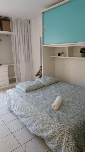 Bonito y moderno estudio con vistas al mar